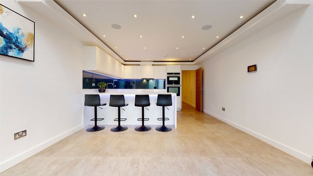 Property photo 3 of 23 Picture No. 22