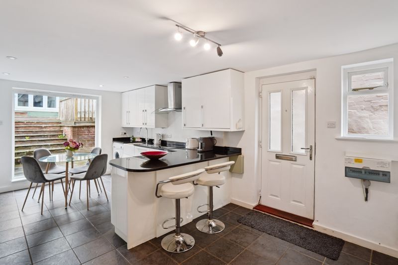 Property photo 3 of 11 Photo 5