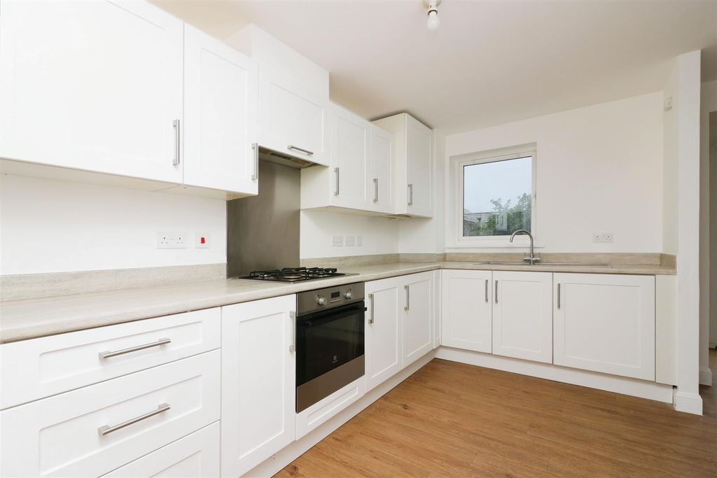 Property photo 3 of 13 Kitchen.Jpg