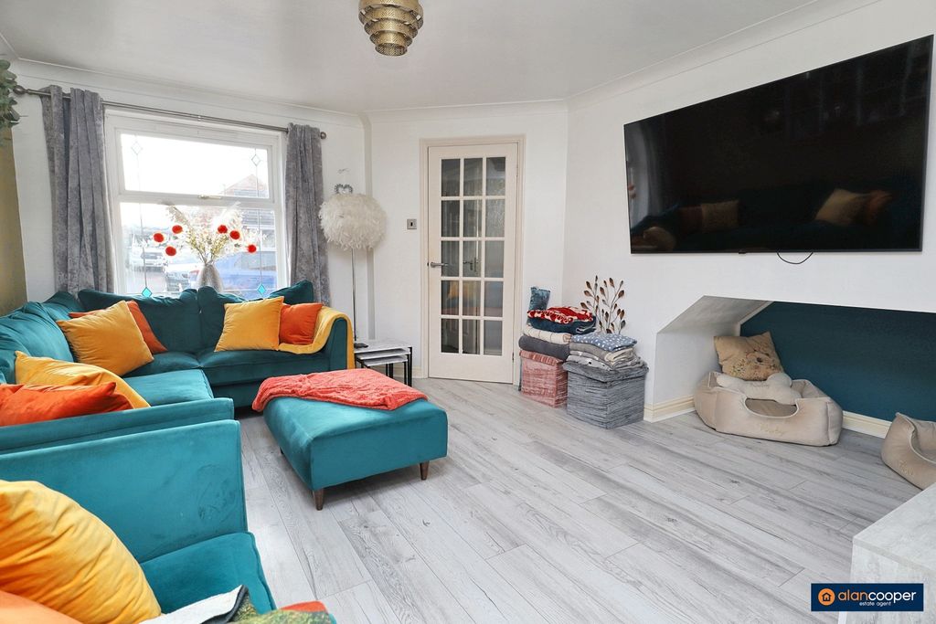 Property photo 2 of 23 3800873