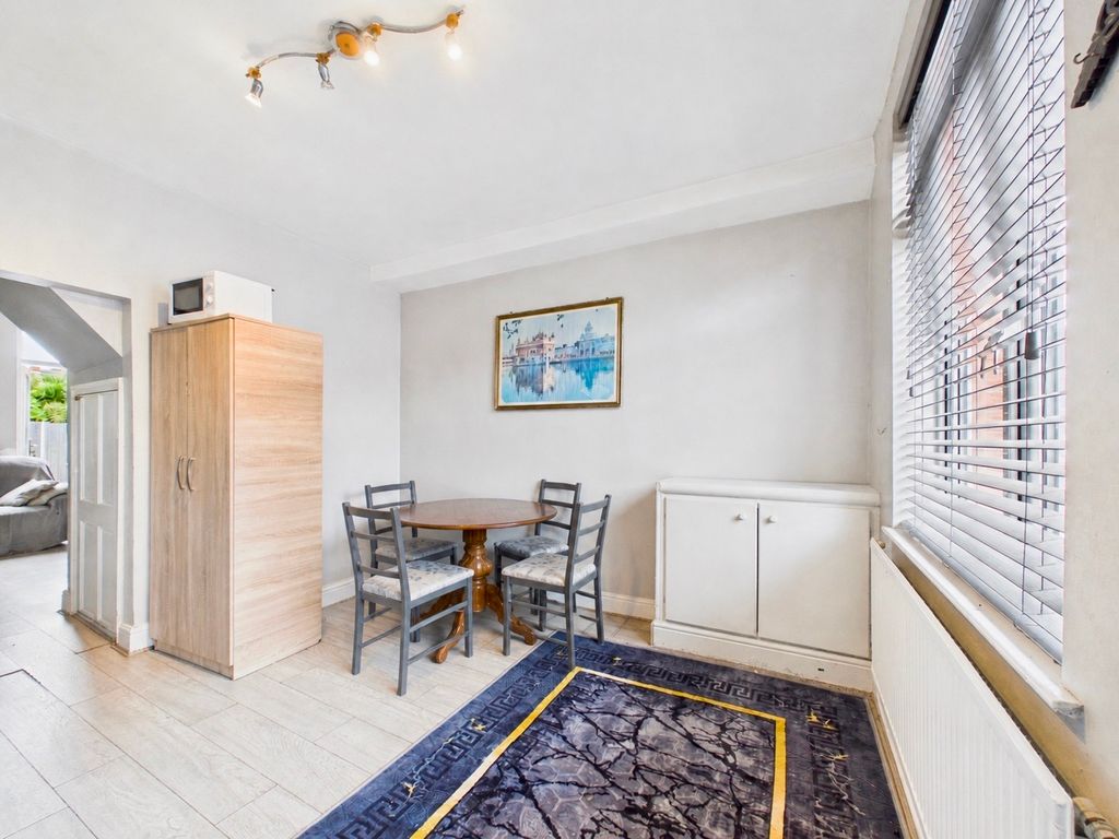 Property photo 2 of 32