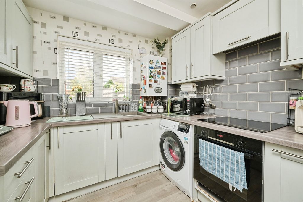 Property photo 2 of 17