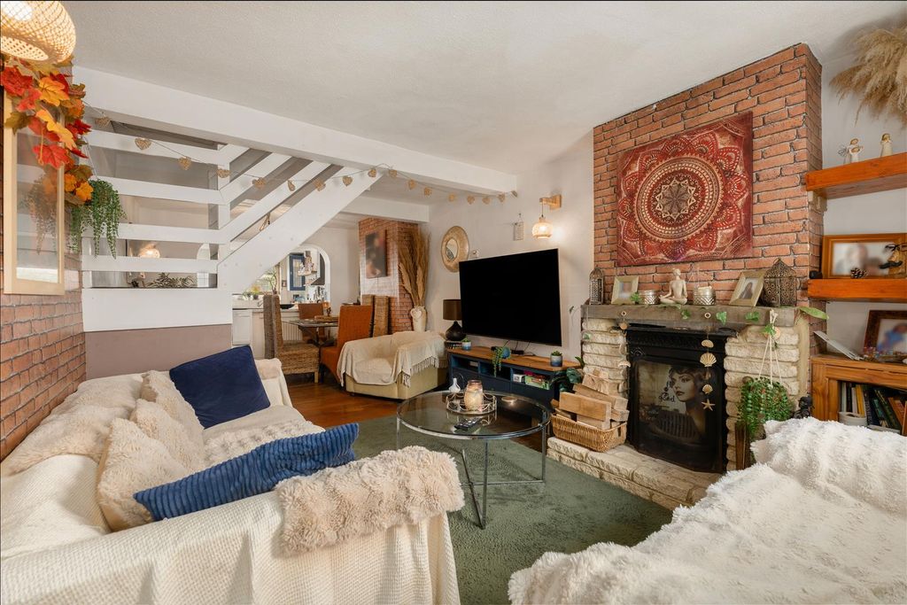 Property photo 2 of 16 120 Causeway, Banbury-4.Jpg