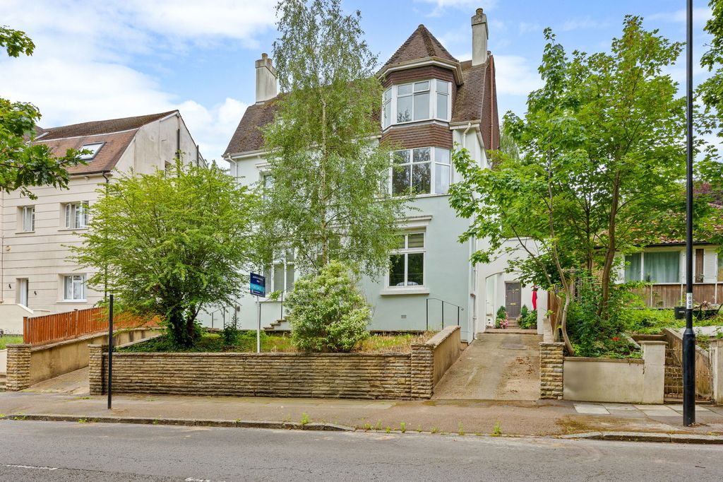 Property photo 1 of 24