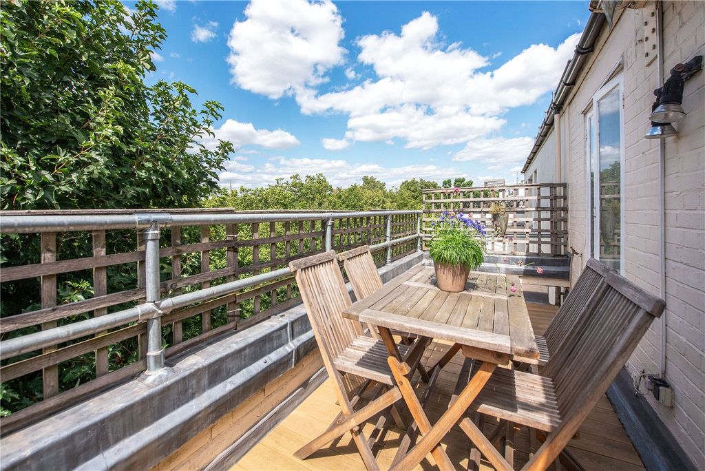 Property photo 1 of 19 Terrace