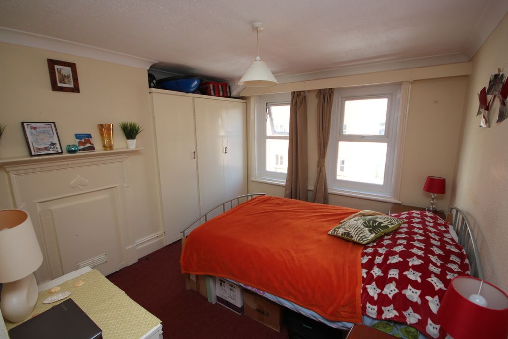 Property photo 3 of 7