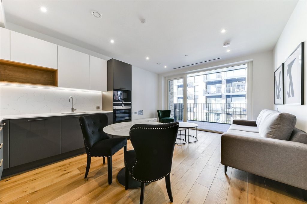 Property photo 1 of 15 Dining Area