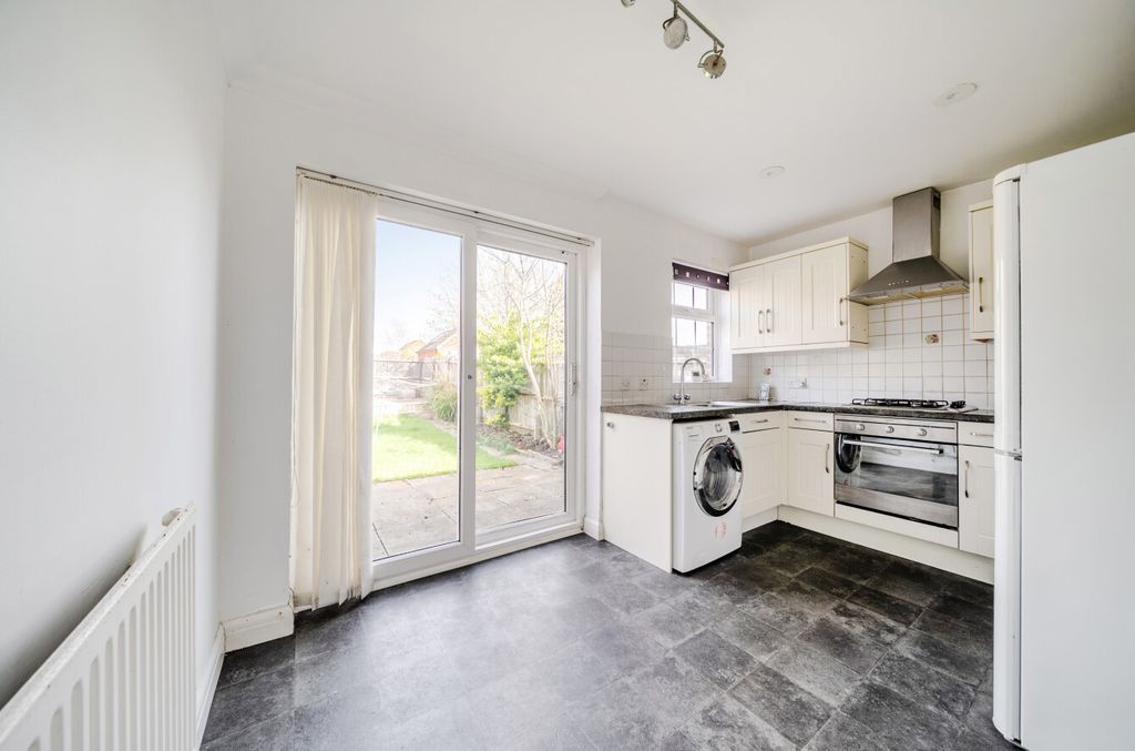 Property photo 3 of 17 1437415-19-69d77c...