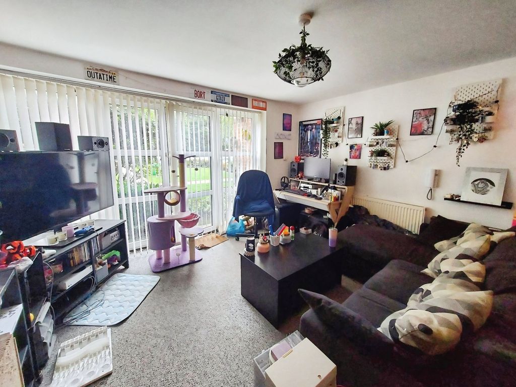 Property photo 2 of 9 Picture No. 17