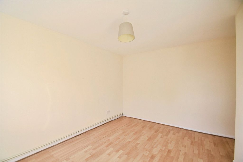 Property photo 3 of 9 Bedroom