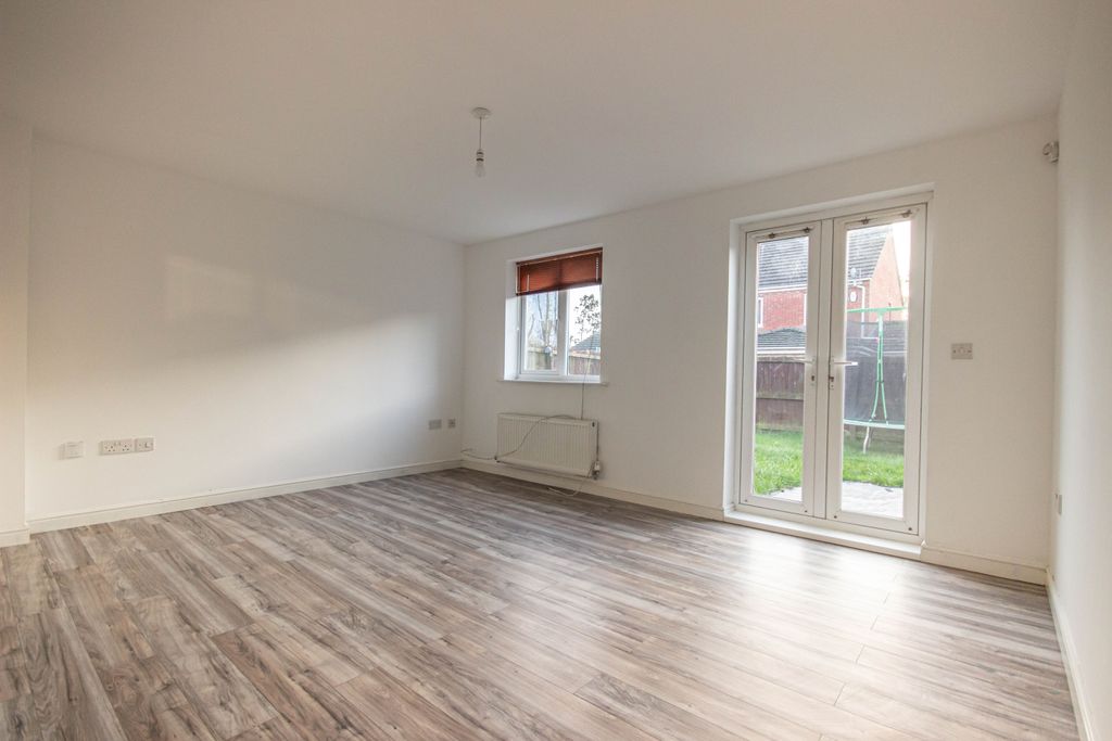 Property photo 2 of 15 4