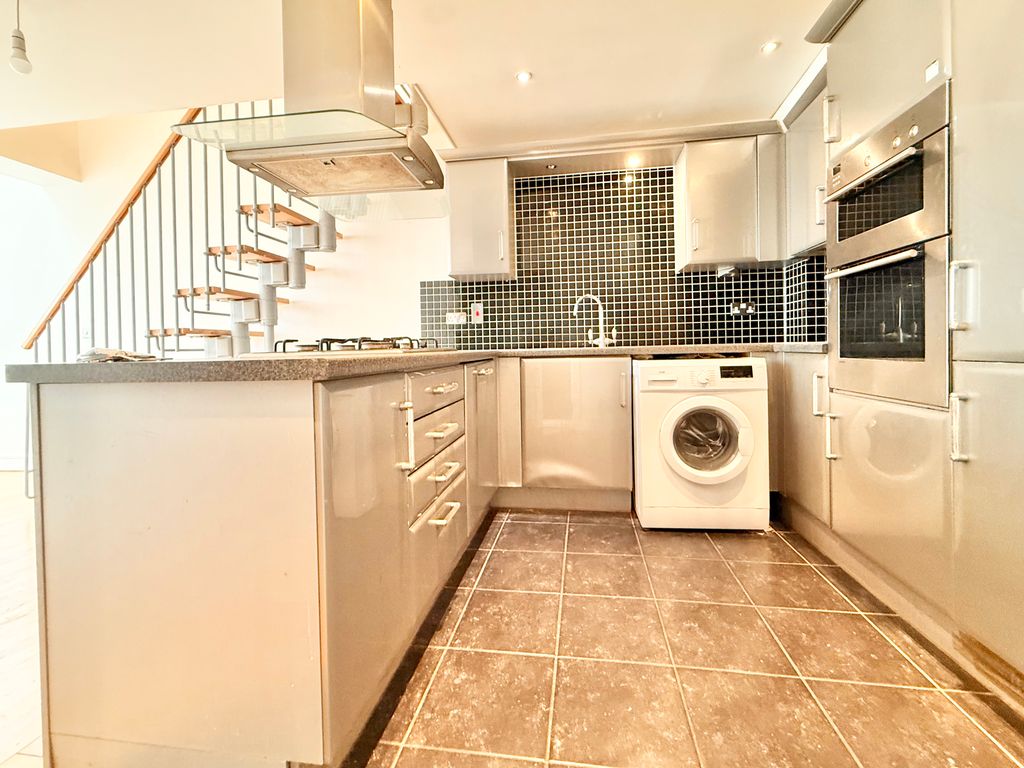 Property photo 3 of 13 Img_3383