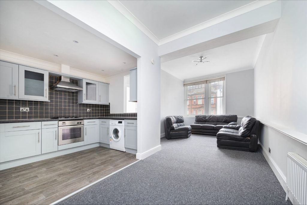 Property photo 3 of 12 3748073