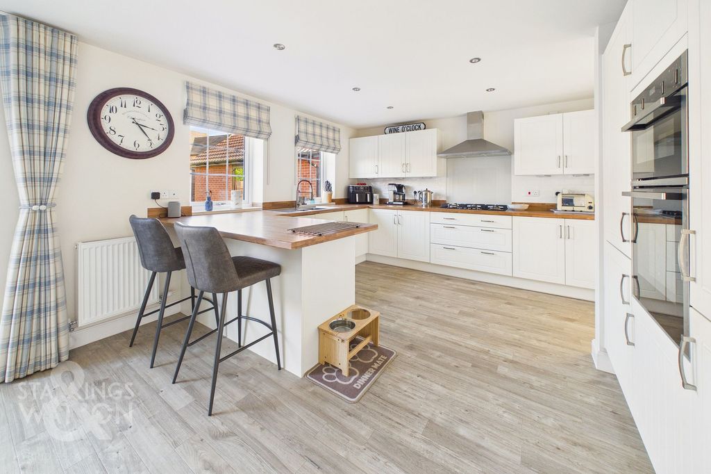 Property photo 3 of 38