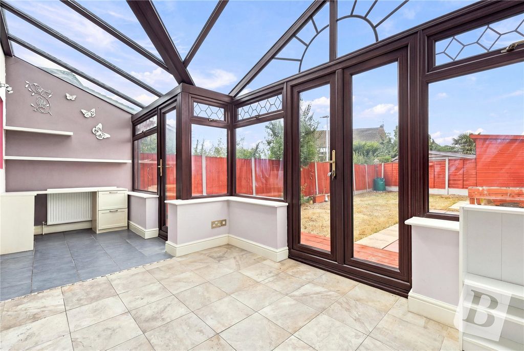 Property photo 3 of 16 Conservatory