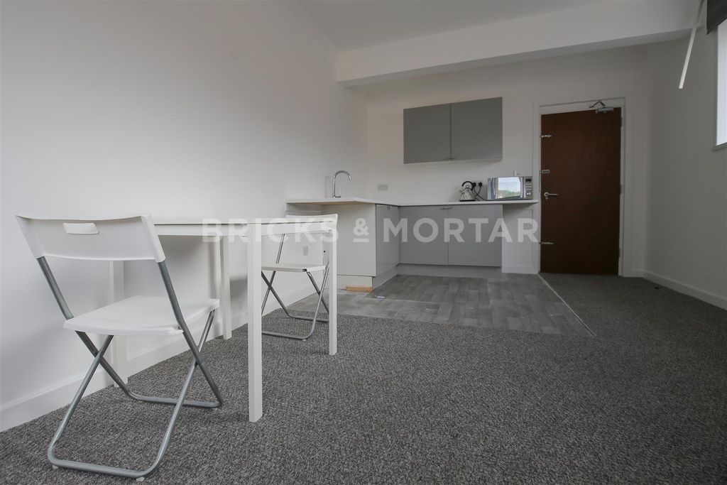 Property photo 2 of 5 F_9Umymcf0Exoffhscbylq.Jpg