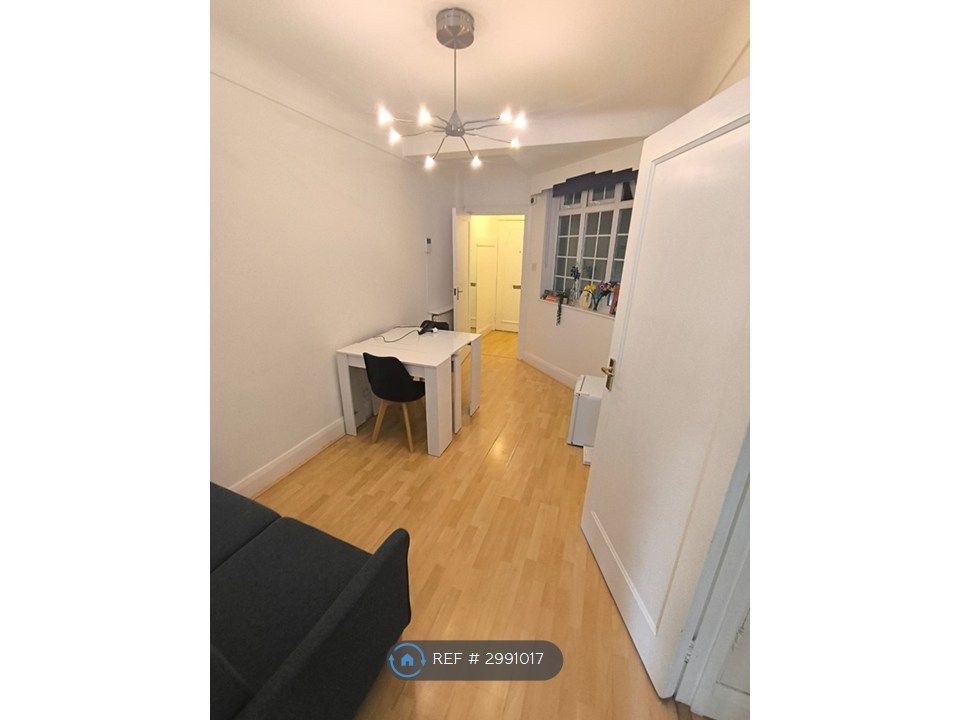 Property photo 2 of 6