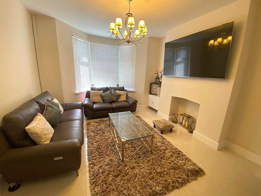 Property photo 3 of 31