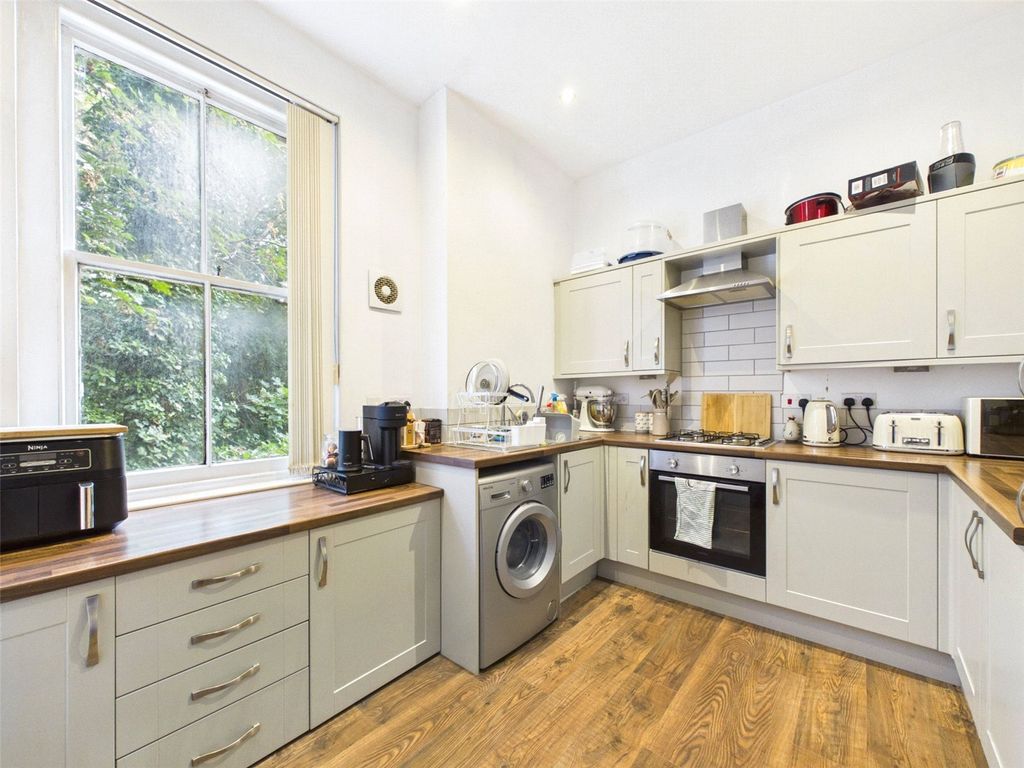 Property photo 3 of 11 Picture No. 05