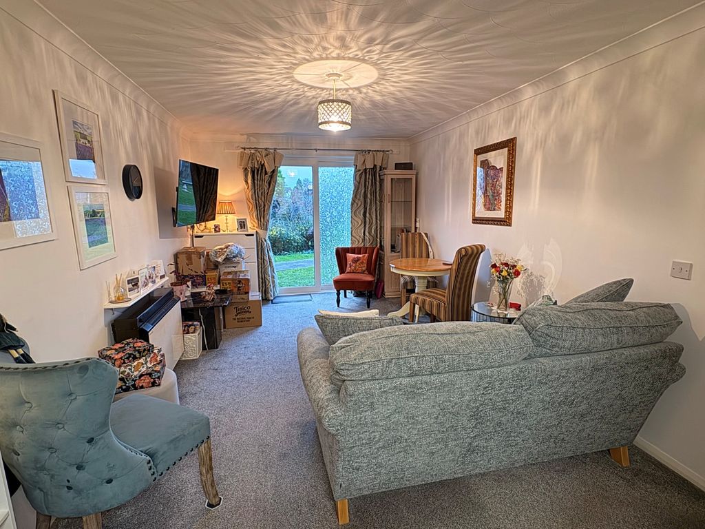 Property photo 2 of 11 4743343