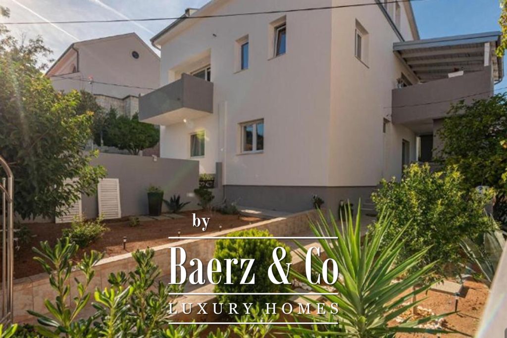 Property photo 2 of 35