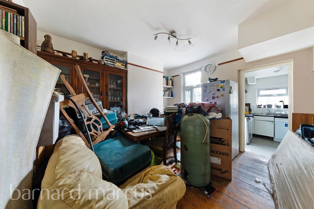 Property photo 3 of 8