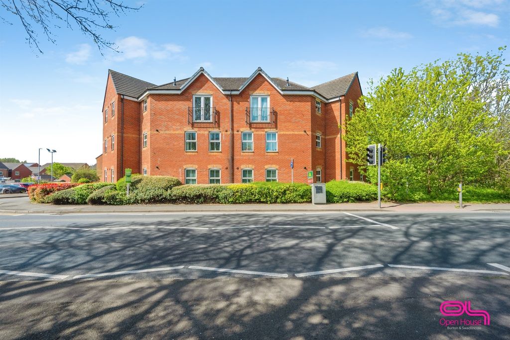 Property photo 2 of 19