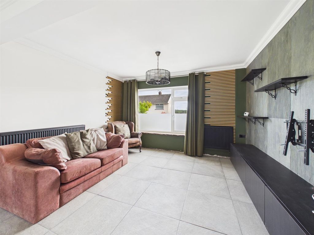 Property photo 3 of 22 Cam04118G0-Pr0060-Still001.Jpg