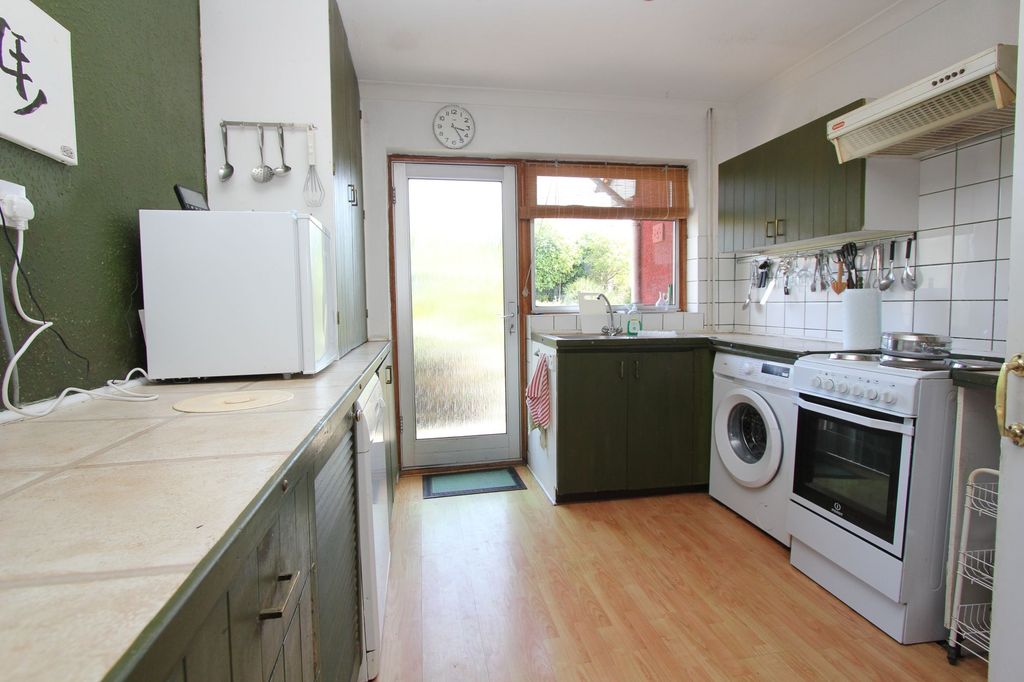 Property photo 2 of 22