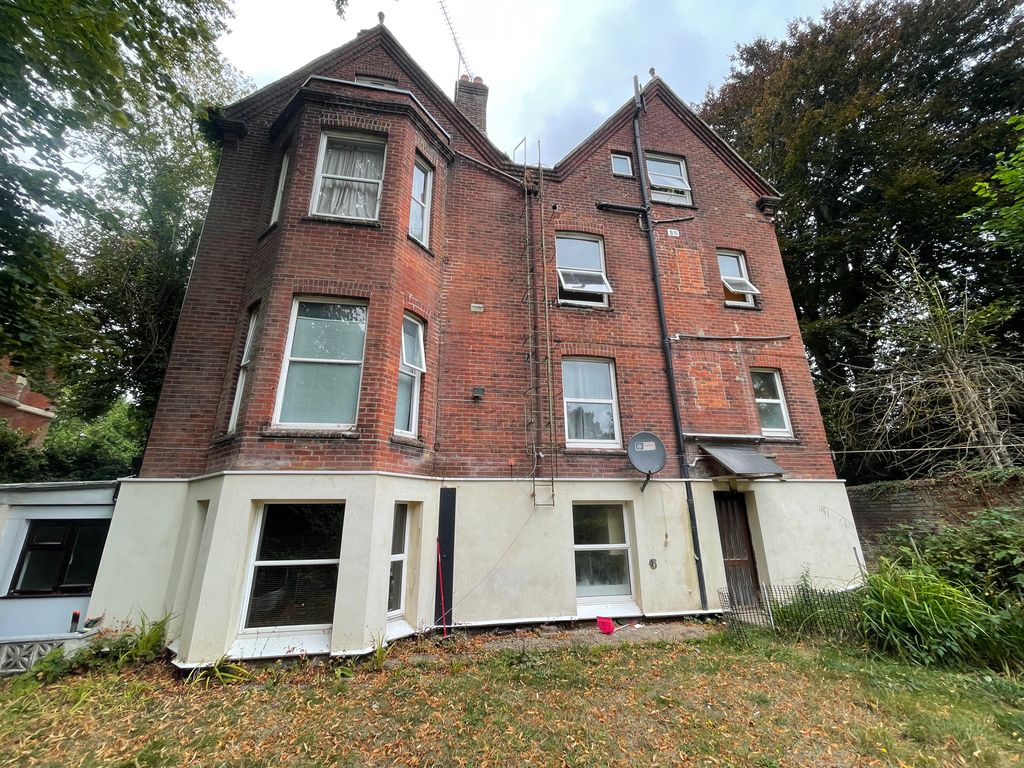 Property photo 2 of 7
