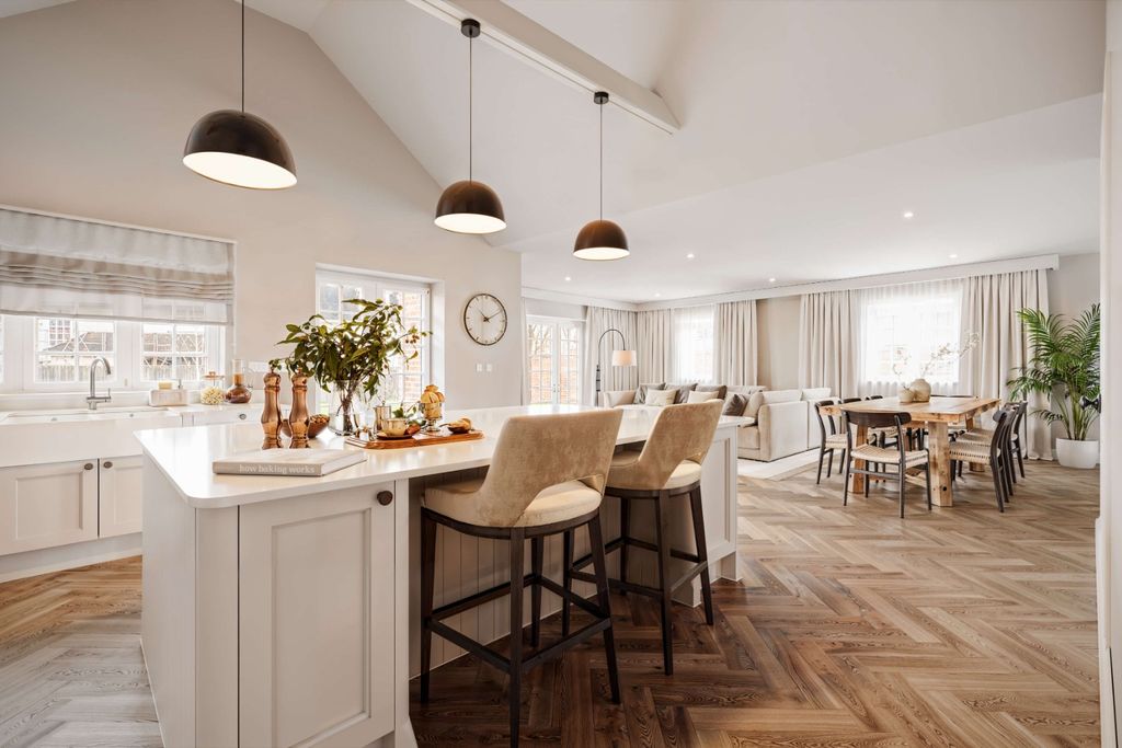 Property photo 2 of 73 3997243
