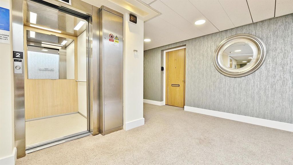 Additional image 4 of 2 bed property for saleVictoria Gardens, Hadleigh Road, Frinton-On-Sea CO13