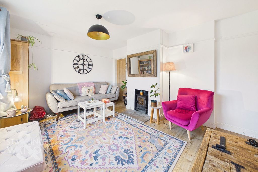 Property photo 2 of 26