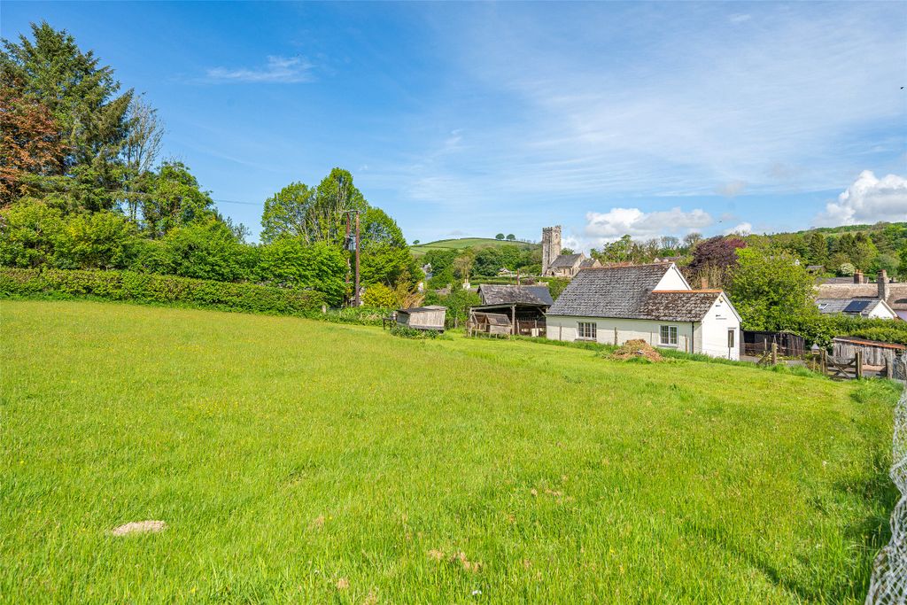 Property photo 3 of 49 Picture No. 06