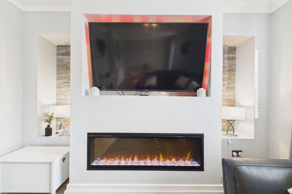 Property photo 2 of 27