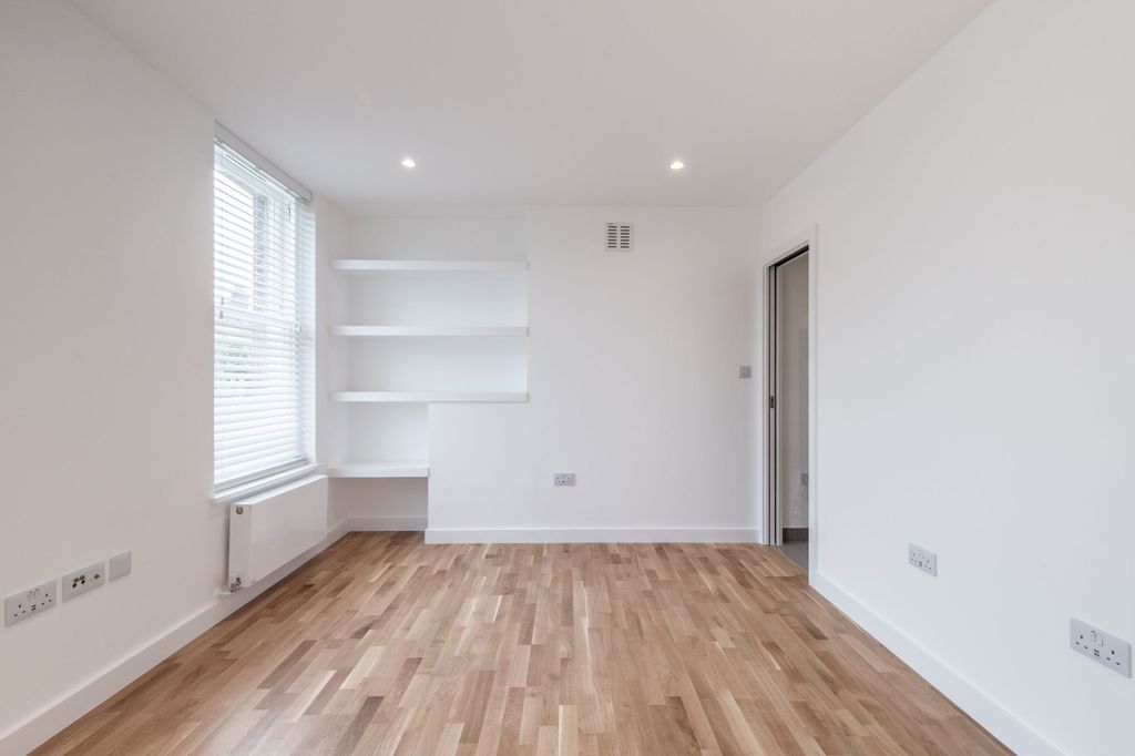 Property photo 2 of 11 Bedroom