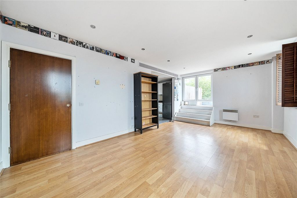 Property photo 2 of 19 Picture No. 26