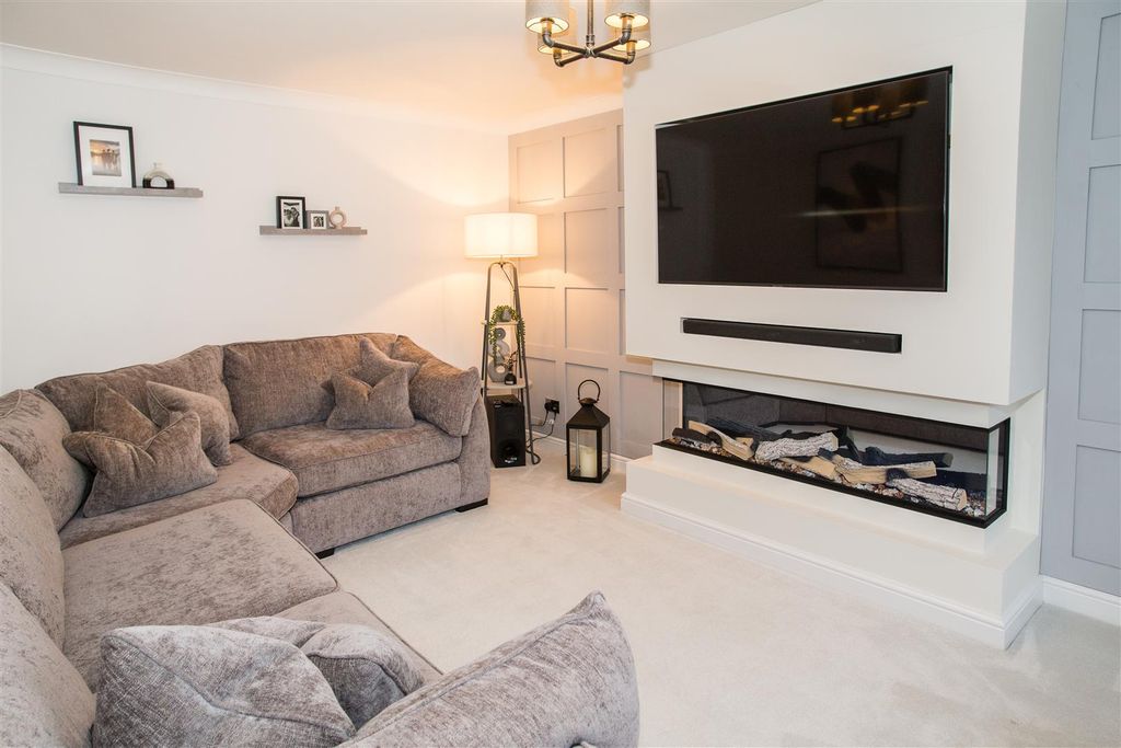 Property photo 2 of 23 Living Room