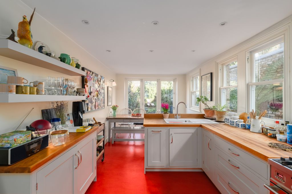 Property photo 3 of 22