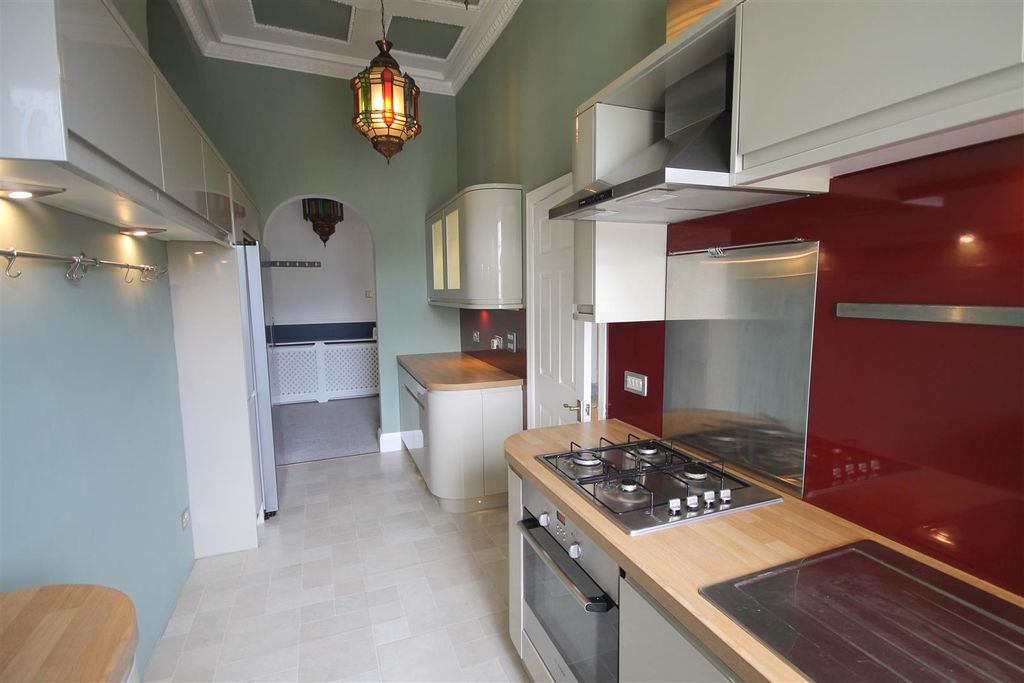 Property photo 3 of 18 Sh Kitchen i.Jpg