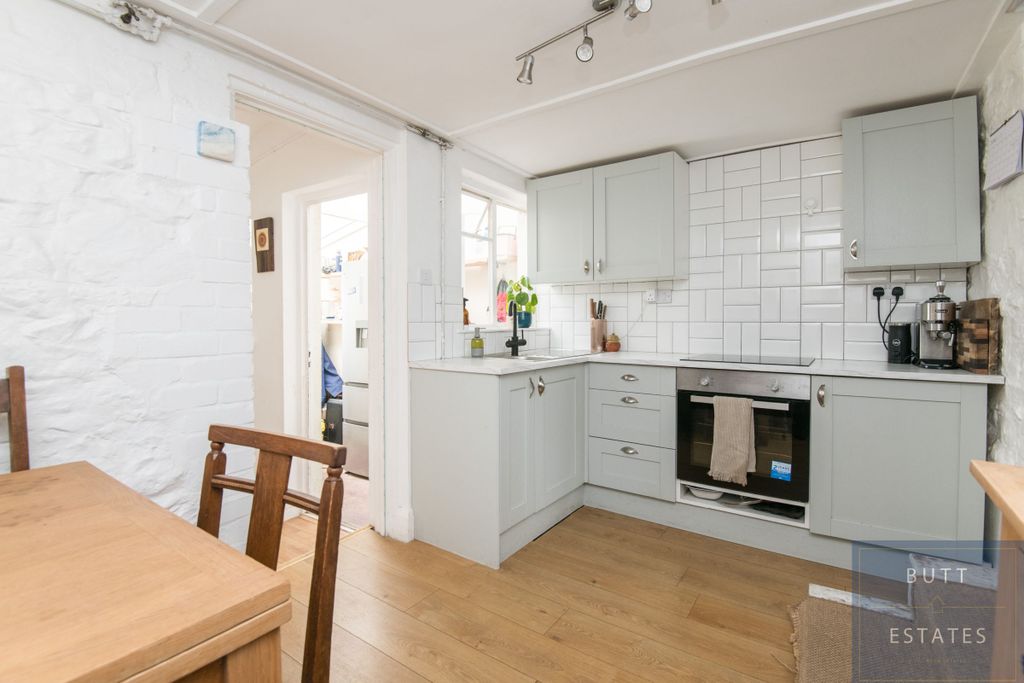 Property photo 3 of 21