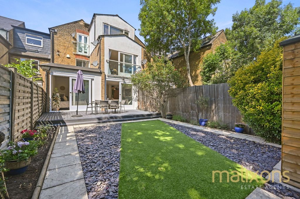 Property photo 2 of 10