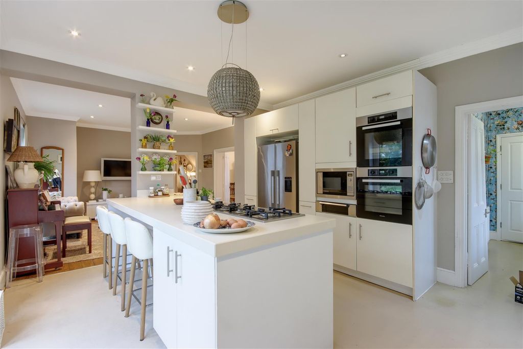 Property photo 2 of 30 Kitchen