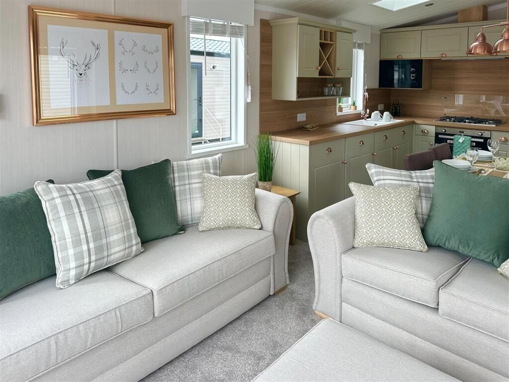 Property photo 2 of 6 4365541
