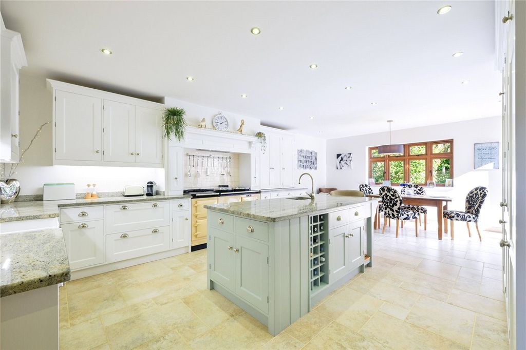 Property photo 2 of 29 Picture No. 39