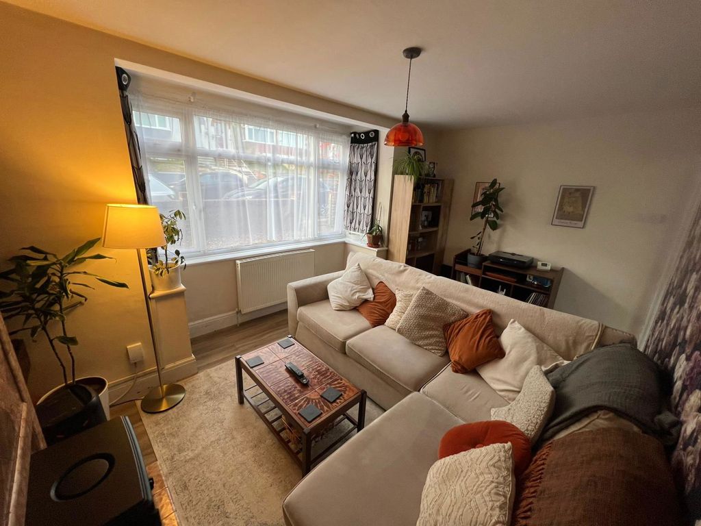 Property photo 3 of 6