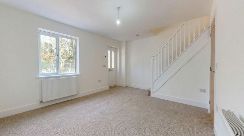 Property photo 3 of 14 4555164