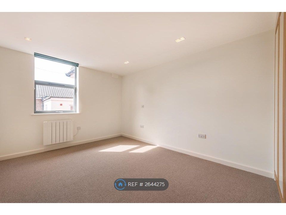 Property photo 3 of 9 Bedroom