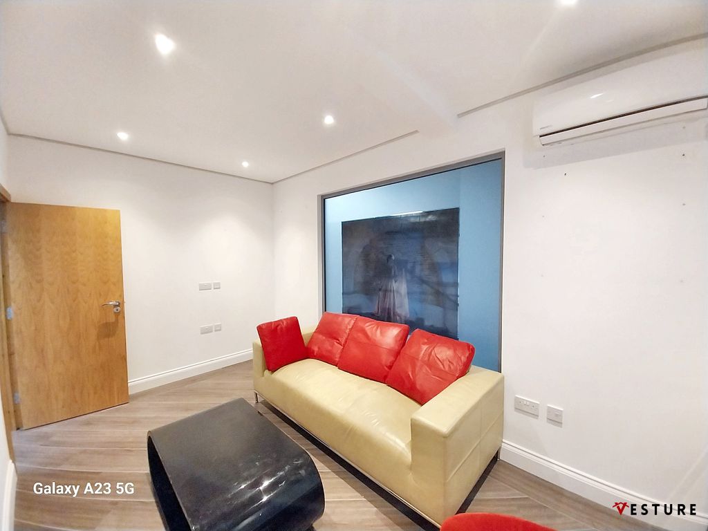 Property photo 1 of 8 Photo