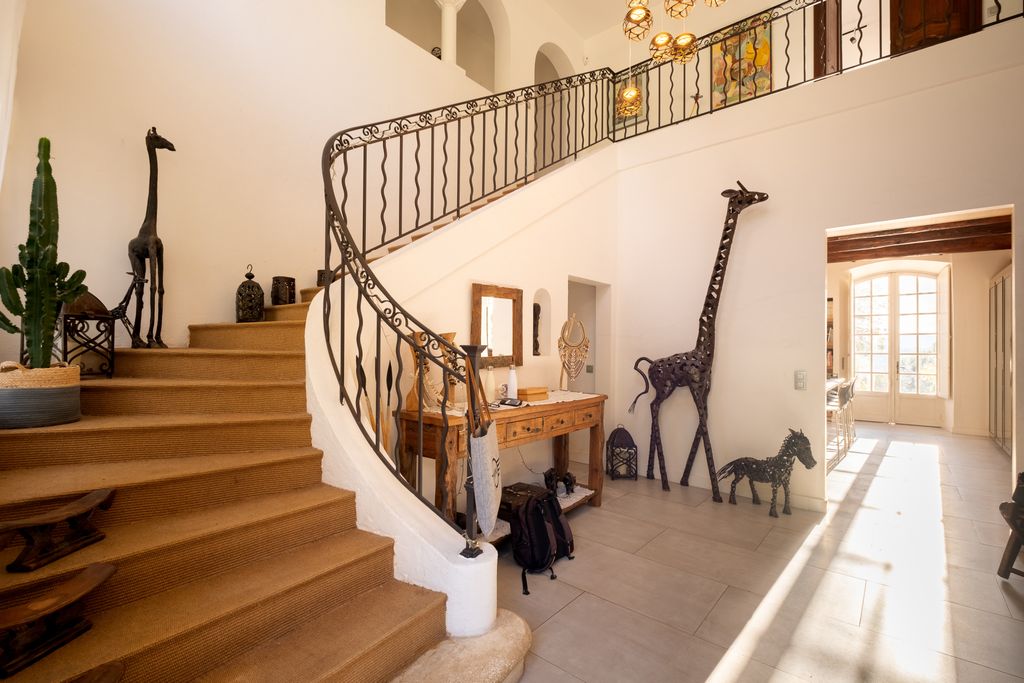 Property photo 3 of 21